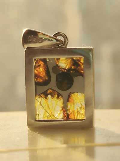 گردنبند شهاب سنگ پالاسایت کد1