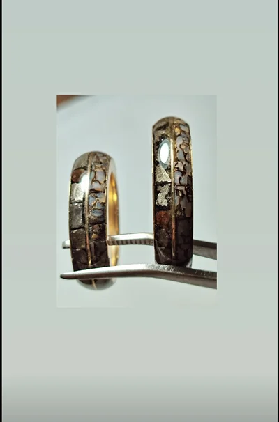 انگشتر طلا و شهاب سنگ و استخوان دایناسور کد2