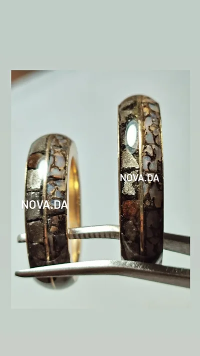 انگشتر طلا و شهاب سنگ و استخوان دایناسور کد2